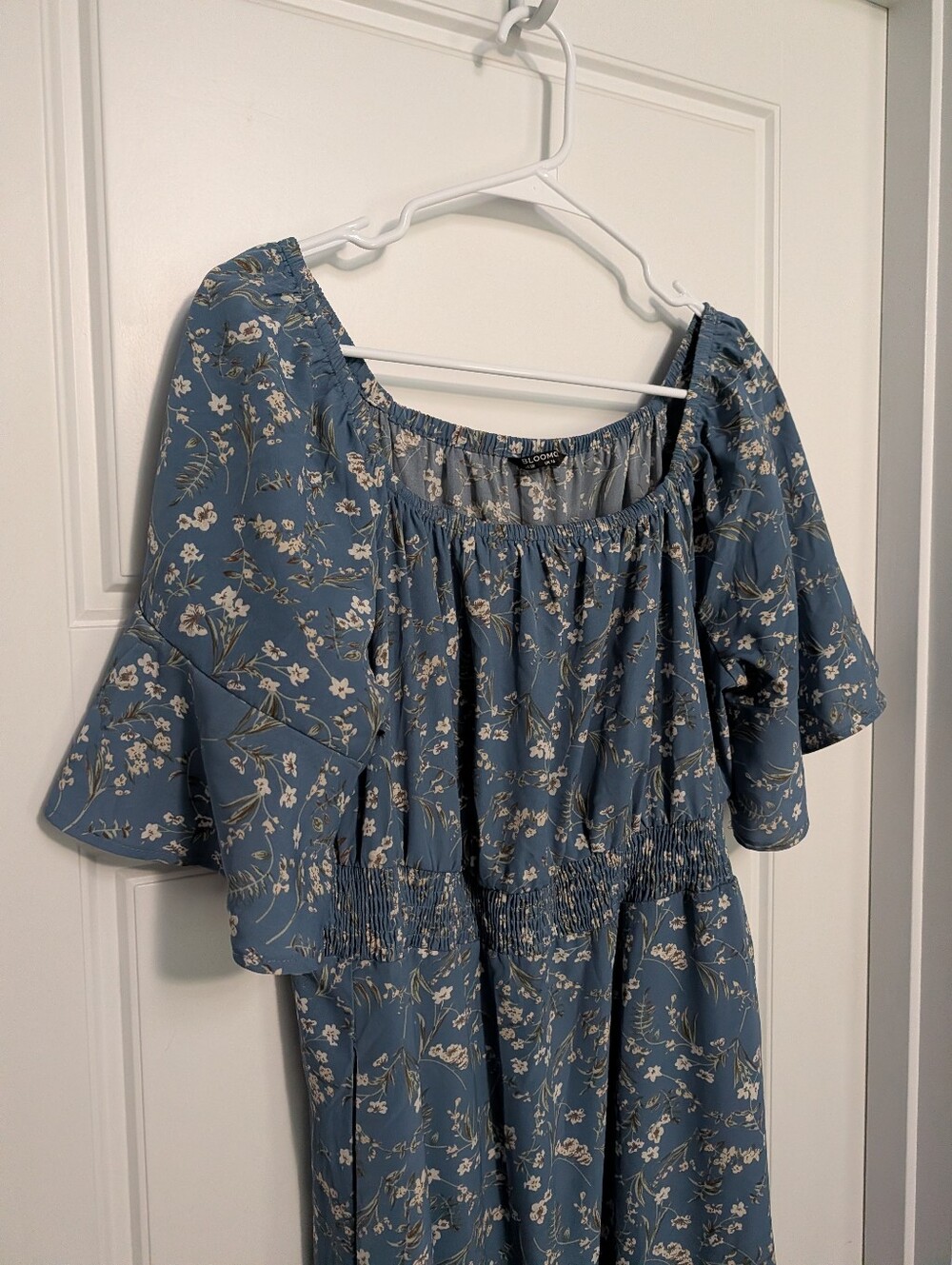 BloomChic Blue Floral Short Sleeve Dress - Picture 4 of 9